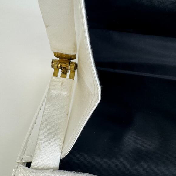 Vintage Facile White Lace Satin Evening Clutch – 1950s–60s Made in USA - Picture 6 of 16